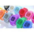 Yxl-978 Popular Fashion Unisex Fashion Colorful Genève Silicone Band Jelly Gel Quartz analogique montre-bracelet